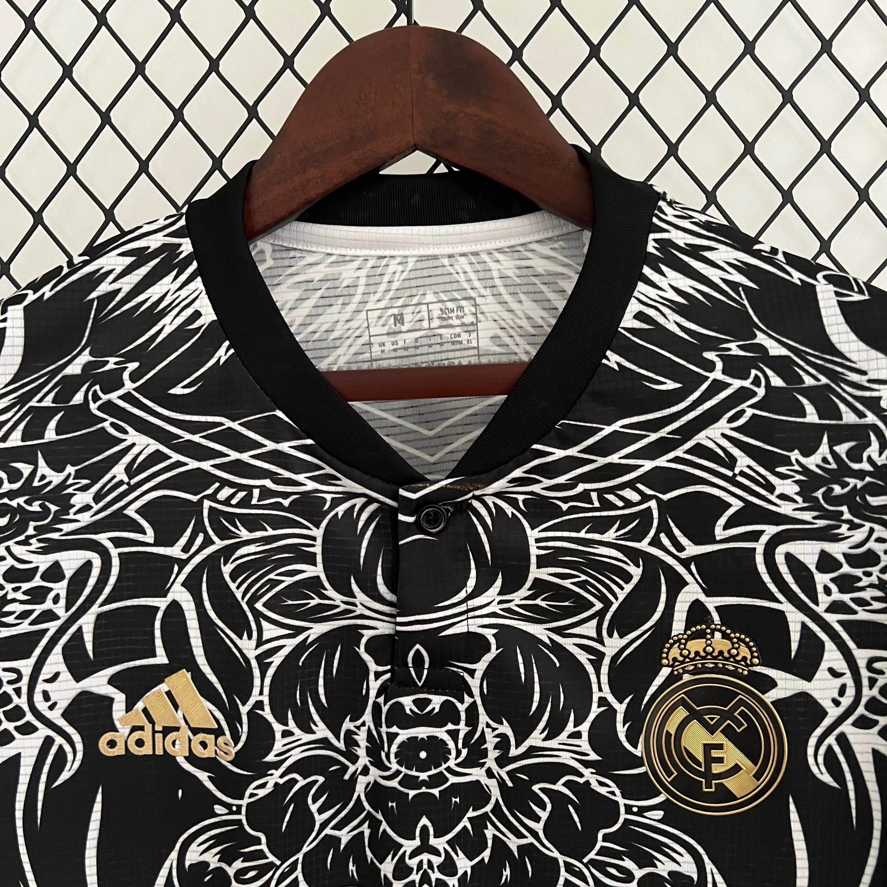 REAL MADRID GOLD DRAGON KIT