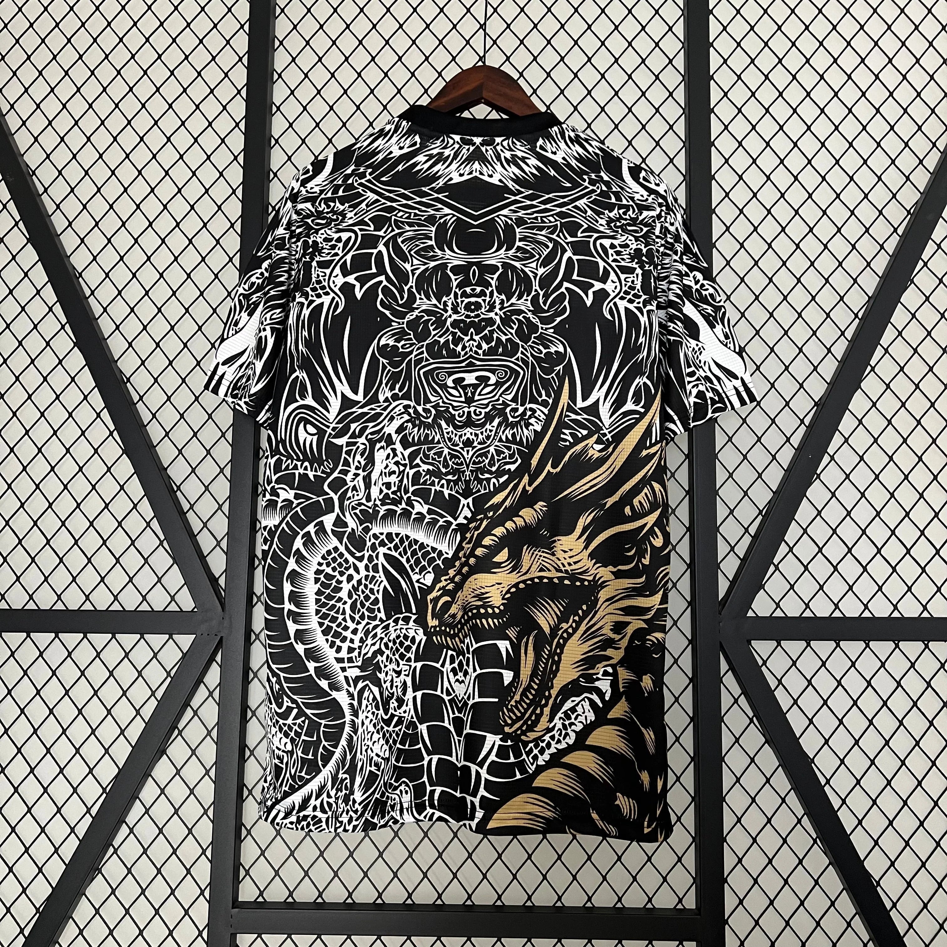 REAL MADRID GOLD DRAGON KIT